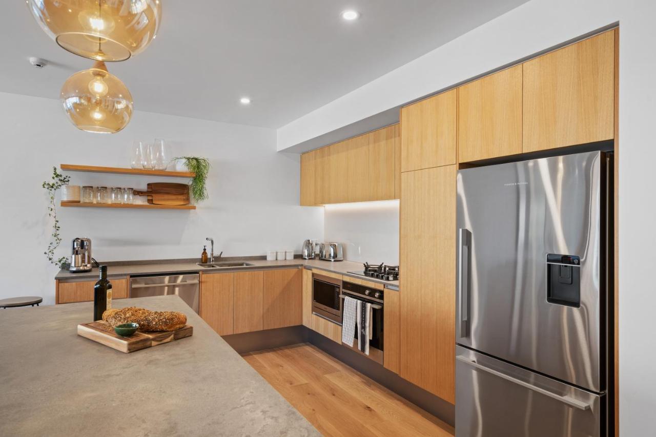 Winona Of Wanaka - Luxury Lakefront Apartment Экстерьер фото