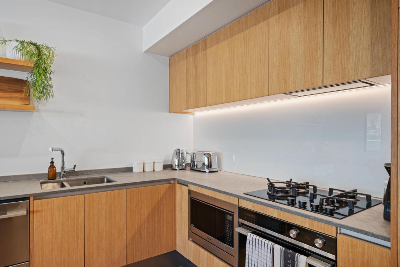 Winona Of Wanaka - Luxury Lakefront Apartment Экстерьер фото