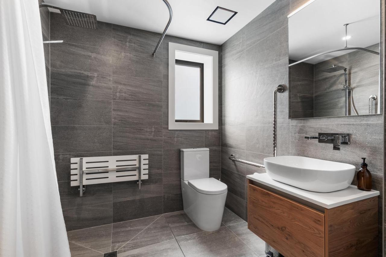 Winona Of Wanaka - Luxury Lakefront Apartment Экстерьер фото