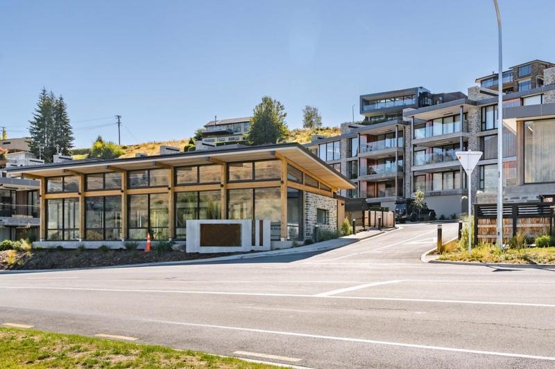 Winona Of Wanaka - Luxury Lakefront Apartment Экстерьер фото